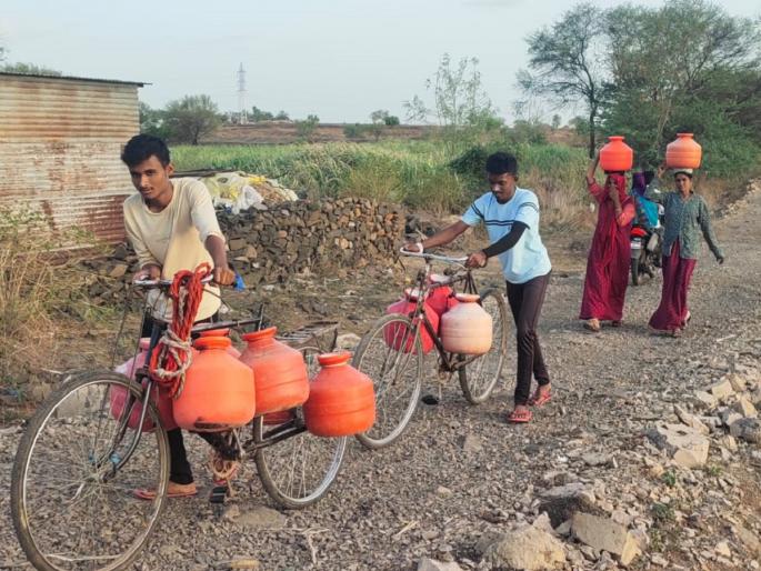 Hotter heat in 'June' than in 'May'; Waiting for Varunraja, wandering for water in 21 more villages | 'मे' पेक्षा 'जून' अधिक तापदायक; वरुणराजाच्या प्रतीक्षेत ग्रामस्थांची पाण्यासाठी भटकंती Hotter heat in 'June' than in 'May'; Waiting for Varunraja, wandering for water in 21 more villages | 'मे' पेक्षा 'जून' अधिक तापदायक; वरुणराजाच्या प्रतीक्षेत ग्रामस्थांची पाण्यासाठी भटकंती