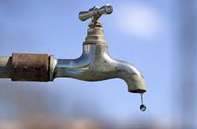 Water scarcity in 64 villages in Akola district | अकोला जिल्ह्यातील ६४ खेड्यांत पाणीबाणी Water scarcity in 64 villages in Akola district | अकोला जिल्ह्यातील ६४ खेड्यांत पाणीबाणी