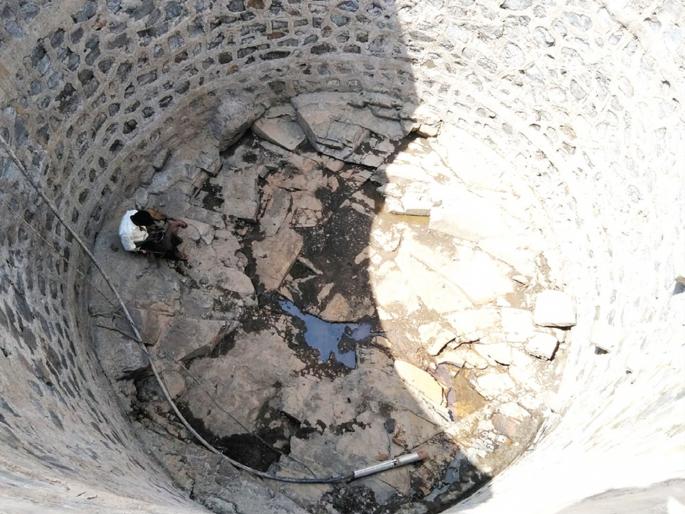 Water shortage in 5th phase | मोखाड्यात ५ धरणे असूनही पाणीटंचाई; जलयुक्त शिवार योजना फसली Water shortage in 5th phase | मोखाड्यात ५ धरणे असूनही पाणीटंचाई; जलयुक्त शिवार योजना फसली