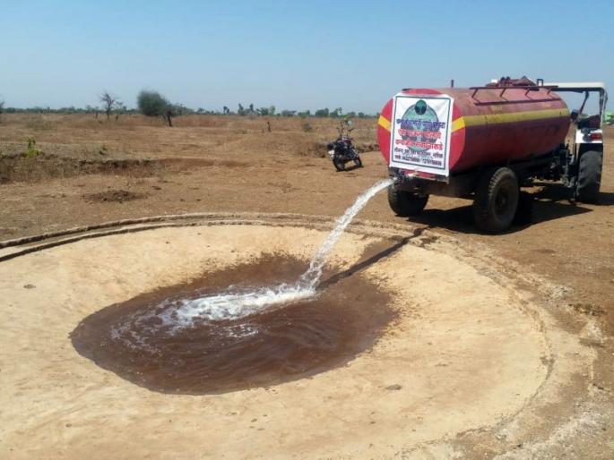 Wildlife initiatives for wildlife conservation | वन्यजीवांची तृष्णा भागविण्यासाठी वन्यजीवप्रेमींचा पुढाकार