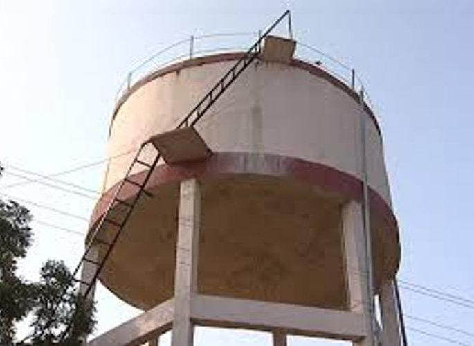 Load of 70 tankers due to delay in transfer of four water tanks in Nagpur | नागपुरात चार जलकुंभाचे हस्तांतरण रखडल्याने ७० टँकरचा बोजा Load of 70 tankers due to delay in transfer of four water tanks in Nagpur | नागपुरात चार जलकुंभाचे हस्तांतरण रखडल्याने ७० टँकरचा बोजा