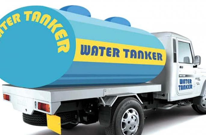 Water tanker mafia boom; Tried to take advantage of 10% deduction in Mumbai | पाणीबाणीत टँकर माफियांचा धंदा तेजीत; मुंबईतील १० टक्के कपातीचा फायदा उठवण्याचा प्रयत्न Water tanker mafia boom; Tried to take advantage of 10% deduction in Mumbai | पाणीबाणीत टँकर माफियांचा धंदा तेजीत; मुंबईतील १० टक्के कपातीचा फायदा उठवण्याचा प्रयत्न