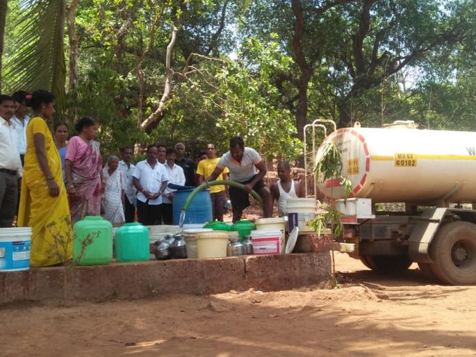 Tanker in tax jurisdiction by the Collector's order | जिल्हाधिकारी यांच्या आदेशाने करजुवेत टँकर Tanker in tax jurisdiction by the Collector's order | जिल्हाधिकारी यांच्या आदेशाने करजुवेत टँकर