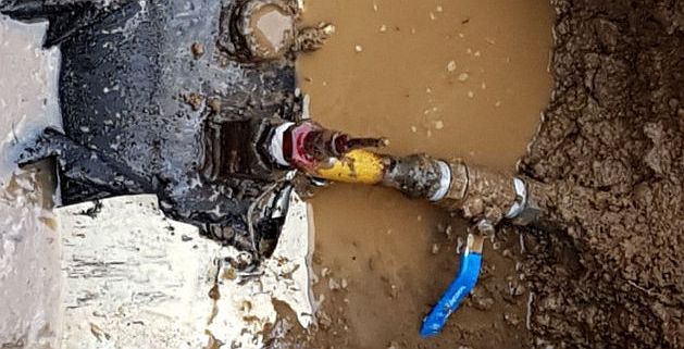 Report crimes against water thieves | पाणीचोरांविरोधात गुन्हे नोंदवा Report crimes against water thieves | पाणीचोरांविरोधात गुन्हे नोंदवा