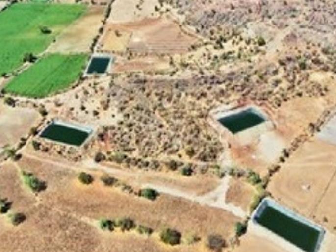 A village of farm ponds in the lap of 'Waghur'! 30 lakh liters of water storage | 'वाघूर'च्या कुशीत शेततळ्यांचे गाव! एका शेततळ्यात ३० लाख लीटर पाणी साठा