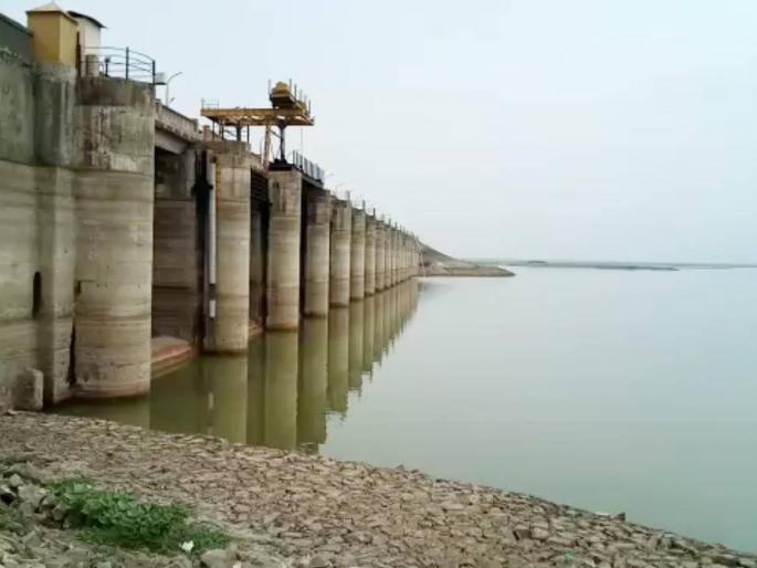 The district administration has been instructed to plan frugally according to the water storage in the dam | धरणातील पाणीसाठ्यानुसार पाण्याचे काटकसरीने नियोजन करण्याचे जिल्हा प्रशासनाला निर्देश The district administration has been instructed to plan frugally according to the water storage in the dam | धरणातील पाणीसाठ्यानुसार पाण्याचे काटकसरीने नियोजन करण्याचे जिल्हा प्रशासनाला निर्देश
