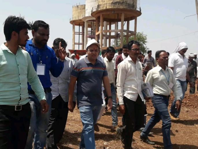 Review of water cup competition work by district collectors | वॉटर कप स्पर्धेतील कामांचा जिल्हाधिकाऱ्यांकडून आढावा Review of water cup competition work by district collectors | वॉटर कप स्पर्धेतील कामांचा जिल्हाधिकाऱ्यांकडून आढावा