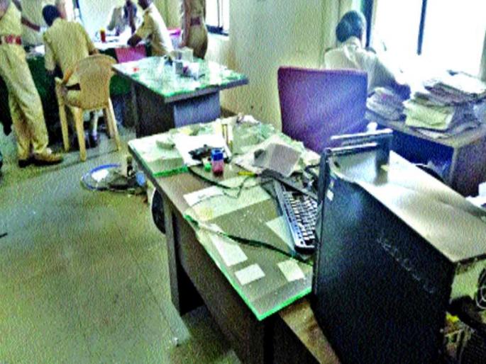 Devdhal's villagers attack on forest office | देवदल गावकऱ्यांचा वनकार्यालयावर हल्ला