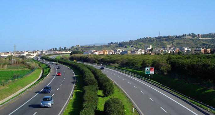 Highways changed the economy of 86 villages in Nagpur district | ‘हायवे’मुळे नागपूर जिल्ह्यातील ८६ गावांचे अर्थकारण बदलले Highways changed the economy of 86 villages in Nagpur district | ‘हायवे’मुळे नागपूर जिल्ह्यातील ८६ गावांचे अर्थकारण बदलले