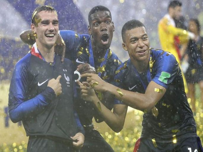 Pornhub traffic dropped during the 2018 World Cup final | पॉर्नला फुटबॉलची 'किक'; विश्वचषकादरम्यान आंबटशौकिनांचा पॉर्न साइट्सना 'कॉर्नर' Pornhub traffic dropped during the 2018 World Cup final | पॉर्नला फुटबॉलची 'किक'; विश्वचषकादरम्यान आंबटशौकिनांचा पॉर्न साइट्सना 'कॉर्नर'