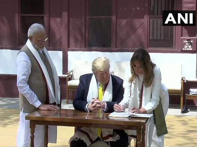 Donald Trump's 'Wonderful' feedback on Gandhi's Sabarmati ashram, Modi's special mention in note book | साबरमती आश्रम पाहून ट्रम्प यांचा 'वंडरफुल' अभिप्राय, पण गांधीजींचा विसर Donald Trump's 'Wonderful' feedback on Gandhi's Sabarmati ashram, Modi's special mention in note book | साबरमती आश्रम पाहून ट्रम्प यांचा 'वंडरफुल' अभिप्राय, पण गांधीजींचा विसर