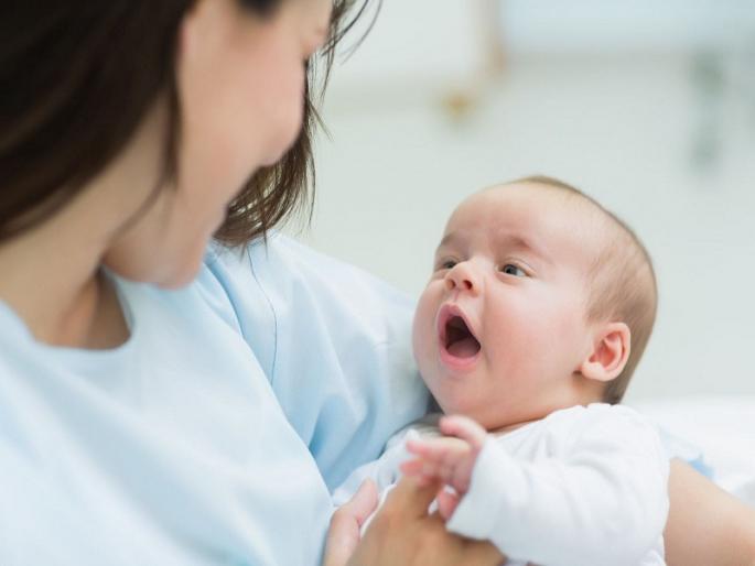 British mothers created relationships through weaning | ब्रिटीश मातेने दुग्धदानातून जोडले मातृत्वाचे नाते British mothers created relationships through weaning | ब्रिटीश मातेने दुग्धदानातून जोडले मातृत्वाचे नाते