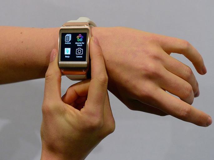 Wearables market rises; Sales up 17% | वेअरेबल्सच्या बाजारपेठेत उसळी; १७ टक्क्यांनी वाढणार विक्री Wearables market rises; Sales up 17% | वेअरेबल्सच्या बाजारपेठेत उसळी; १७ टक्क्यांनी वाढणार विक्री