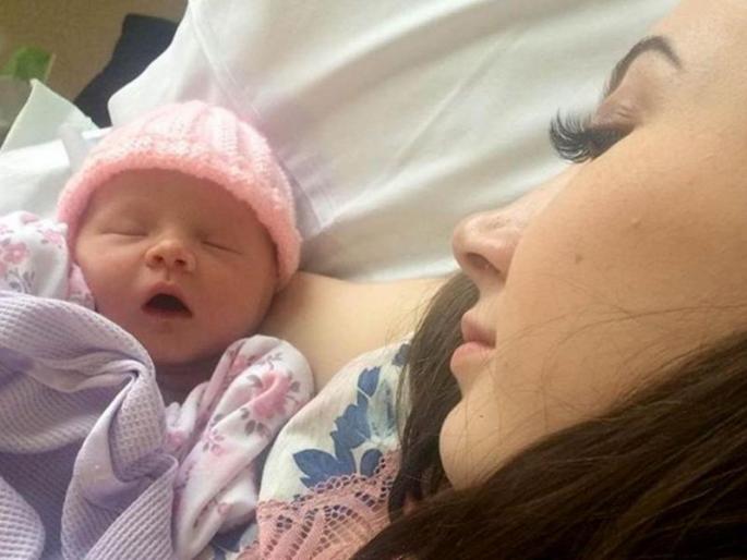 #Shocking: Dancing at her wedding girl gave birth to baby | #Shocking : स्वत:च्याच लग्नात नाचता नाचता तिनं दिला बाळाला जन्म #Shocking: Dancing at her wedding girl gave birth to baby | #Shocking : स्वत:च्याच लग्नात नाचता नाचता तिनं दिला बाळाला जन्म