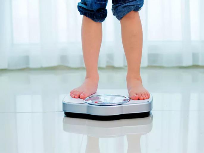 Weigh children from the age of two to prevent them from developing obesity warn researcher | लहान मुला-मुलींना जाडेपणापासून वाचवण्यासाठी करा 'हे' काम!