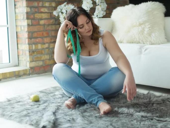 These causes to women gain weight after marriage | कोणत्या कारणांमुळे लग्नानंतर वाढतं महिलांचं वजन? These causes to women gain weight after marriage | कोणत्या कारणांमुळे लग्नानंतर वाढतं महिलांचं वजन?