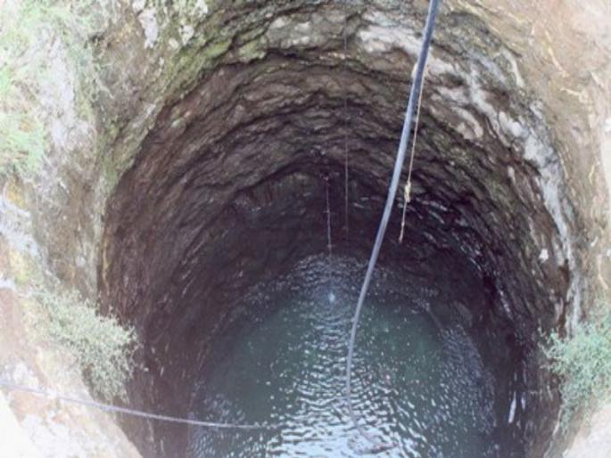 Death in grandfather's due to fall down in well at Purandar taluka | पुरंदर तालुक्यात नातवाला वाचवताना आजोबांचा विहिरीत पडून मृत्यू Death in grandfather's due to fall down in well at Purandar taluka | पुरंदर तालुक्यात नातवाला वाचवताना आजोबांचा विहिरीत पडून मृत्यू