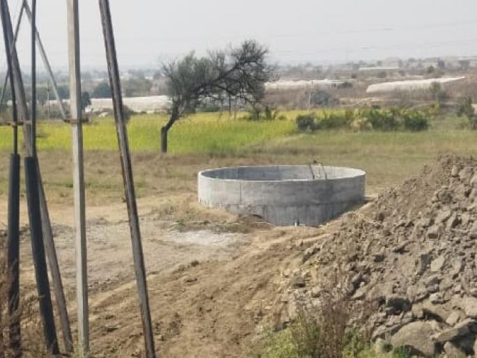 Jalna: 32 Dangerous Open Wells on Jalna-Jalgaon Highway Threaten Commuters; No Action from Authorities | ७ वारकऱ्यांचा बळी गेला, तरीही शेजारीच पुन्हा विहीर खोदली! जालनामार्गावर ३२ मृत्यूचे सापळे! Jalna: 32 Dangerous Open Wells on Jalna-Jalgaon Highway Threaten Commuters; No Action from Authorities | ७ वारकऱ्यांचा बळी गेला, तरीही शेजारीच पुन्हा विहीर खोदली! जालनामार्गावर ३२ मृत्यूचे सापळे!