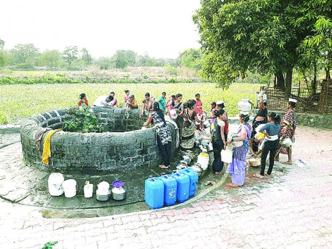 No water plan, no water ... | पाणी योजना नावाला, पाणी नाही नळाला... No water plan, no water ... | पाणी योजना नावाला, पाणी नाही नळाला...