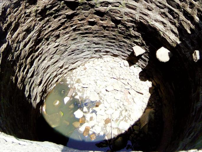 Golbhan continues for one and a half months Water supply from Tanker | गोलभणला दीड महिन्यापासून सुरू आहे टँकरने पाणीपुरवठा Golbhan continues for one and a half months Water supply from Tanker | गोलभणला दीड महिन्यापासून सुरू आहे टँकरने पाणीपुरवठा