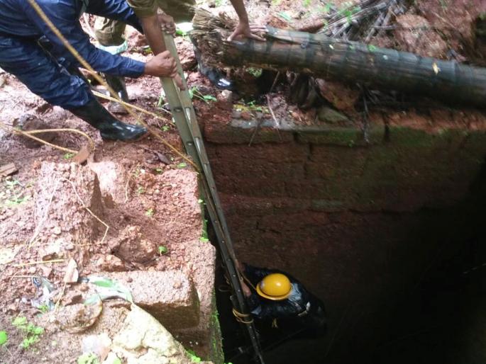 in goa police constable falls in 45 deep well survives after fire brigade help | ट्रकची धडक टाळण्याच्या प्रयत्नात पोलीस शिपाई थेट ४५ फूट खोल विहिरीत पडला; अन्... in goa police constable falls in 45 deep well survives after fire brigade help | ट्रकची धडक टाळण्याच्या प्रयत्नात पोलीस शिपाई थेट ४५ फूट खोल विहिरीत पडला; अन्...