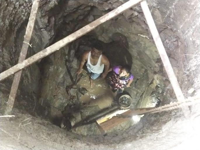 Utilization of lockdown, well dug by family in Washim district | लॉकडॉउनचा सदुपयोग, वाशिम जिल्ह्यातील दाम्पत्याने खोदली विहिर