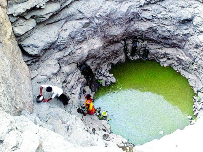 21 people have been hospitalized due to contaminated water | दूषित पाण्यामुळे २१ जण रुग्णालयात 21 people have been hospitalized due to contaminated water | दूषित पाण्यामुळे २१ जण रुग्णालयात