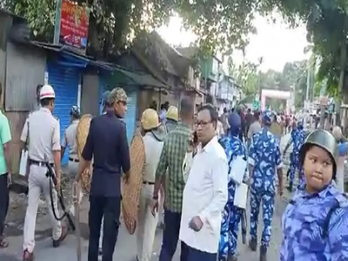 West Bengal: BJP rally attacked and bombed in West Bengal; Accusations on TMC | West Bengal: पश्चिम बंगालमध्ये भाजपच्या मिरवणुकीवर हल्ला आणि बॉम्बफेक; तृणमूलवर आरोप West Bengal: BJP rally attacked and bombed in West Bengal; Accusations on TMC | West Bengal: पश्चिम बंगालमध्ये भाजपच्या मिरवणुकीवर हल्ला आणि बॉम्बफेक; तृणमूलवर आरोप