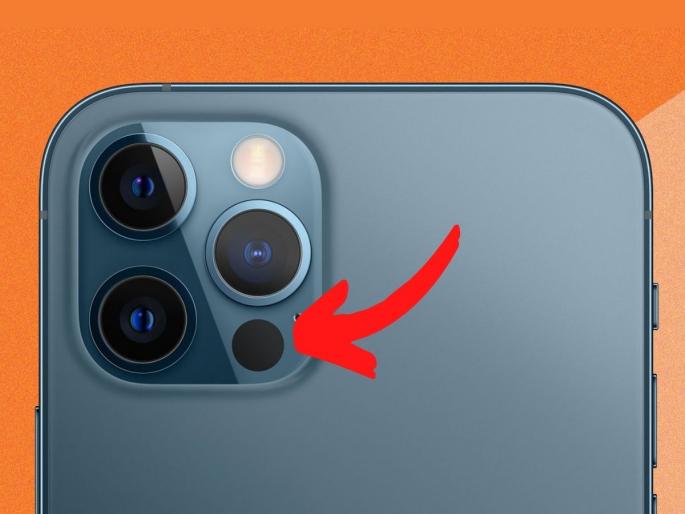 What does Black dot on iphones camera setup do  | कॅमेरा देण्याऐवजी iPhone मध्ये हा ‘Black Dot’ का दिला आहे? जाणून घ्या याचा विस्मयकारक वापर  What does Black dot on iphones camera setup do  | कॅमेरा देण्याऐवजी iPhone मध्ये हा ‘Black Dot’ का दिला आहे? जाणून घ्या याचा विस्मयकारक वापर