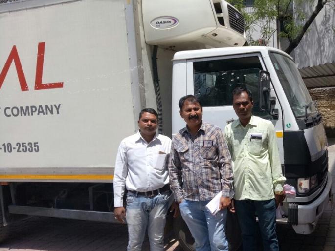 He ran an ice cream truck for the recovery of credit | उधारी वसुलीसाठी त्याने चक्क आइस्क्रीमचा ट्रक पळवला  He ran an ice cream truck for the recovery of credit | उधारी वसुलीसाठी त्याने चक्क आइस्क्रीमचा ट्रक पळवला