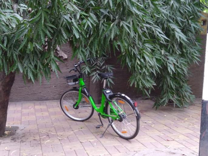 people are distroying share cycles | शेअर सायकली वाऱ्यावर