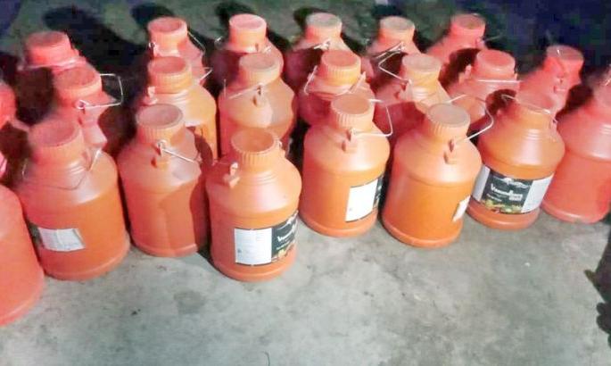 duplicate fertilizers, insecticide factory caught | बोगस खते, कीटकनाशकांचा कारखाना पकडला duplicate fertilizers, insecticide factory caught | बोगस खते, कीटकनाशकांचा कारखाना पकडला