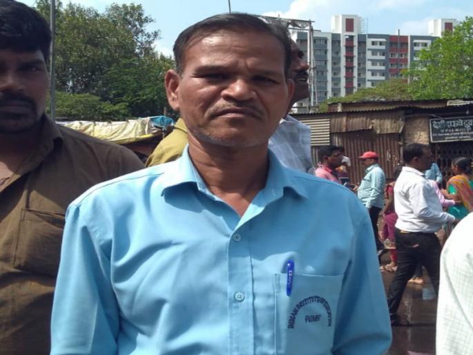 Mutha Canal: he got that call and he ran away to the house | Mutha Canal : ताे फाेन अाला अन ते घराकडे धावत सुटले Mutha Canal: he got that call and he ran away to the house | Mutha Canal : ताे फाेन अाला अन ते घराकडे धावत सुटले