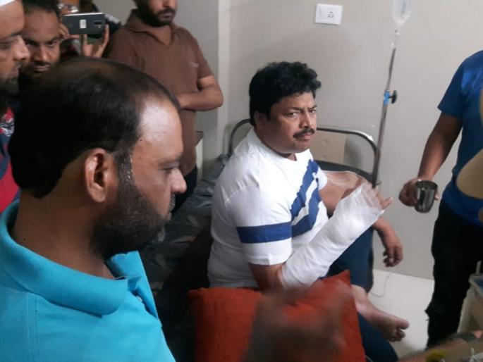 Firing on Congress MLAs uncle in Malegaon | मालेगावमध्ये काँग्रेस आमदाराच्या काकांवर गोळीबार Firing on Congress MLAs uncle in Malegaon | मालेगावमध्ये काँग्रेस आमदाराच्या काकांवर गोळीबार