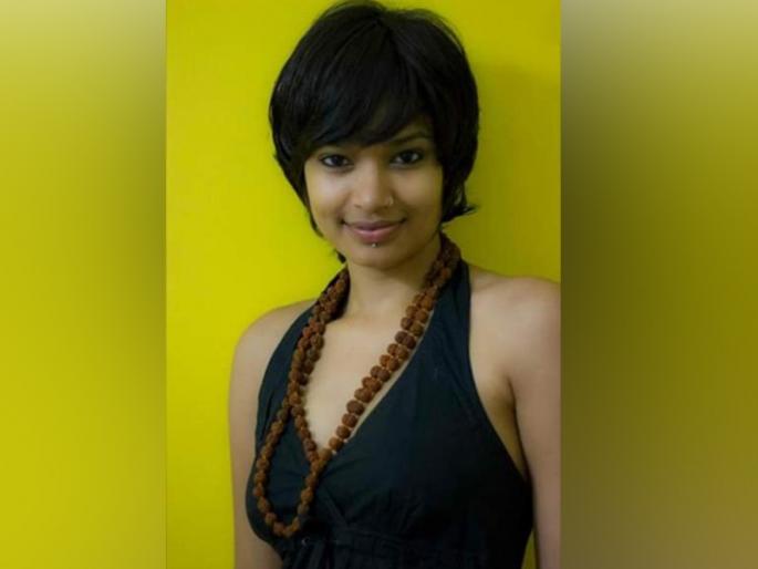 Suicide committed by a woman working in the advertising field | जाहिरात क्षेत्रात काम करणाऱ्या महिलेने केली आत्महत्या Suicide committed by a woman working in the advertising field | जाहिरात क्षेत्रात काम करणाऱ्या महिलेने केली आत्महत्या