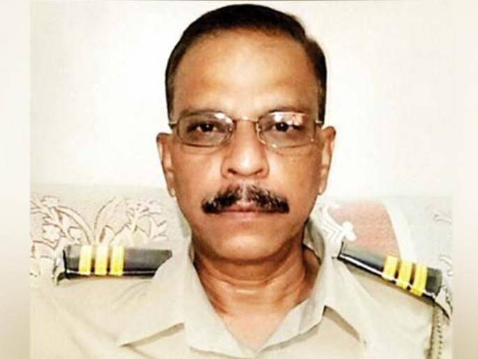 The police suspended the traffic police traffic scandal | वाहतूक पोलीस खात्यातील गैरव्यवहार चव्हाट्यावर आणणारा फौजदार निलंबित The police suspended the traffic police traffic scandal | वाहतूक पोलीस खात्यातील गैरव्यवहार चव्हाट्यावर आणणारा फौजदार निलंबित