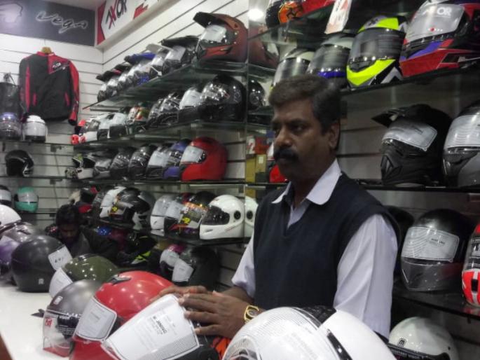 only seven days remain for helmet compulsion ; punekar are not serious about it | हेल्मेट सक्तीसाठी राहिले सात दिवस ; पुणेकर अजूनही गंभीर नाहीत only seven days remain for helmet compulsion ; punekar are not serious about it | हेल्मेट सक्तीसाठी राहिले सात दिवस ; पुणेकर अजूनही गंभीर नाहीत