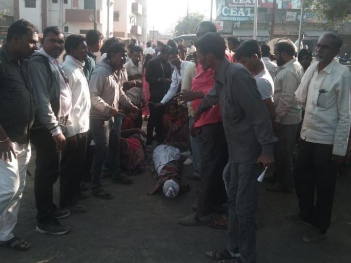 Relatives of the deceased were killed in Ner police station, murder case of the youth | मृतदेहासह नातेवाईक नेर पोलीस ठाण्यावर धडकले, युवकाच्या खुनाचे प्रकरण Relatives of the deceased were killed in Ner police station, murder case of the youth | मृतदेहासह नातेवाईक नेर पोलीस ठाण्यावर धडकले, युवकाच्या खुनाचे प्रकरण