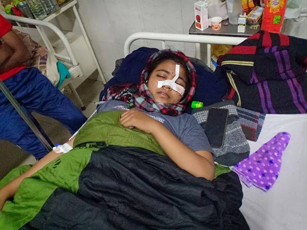 Attack on forest department official in Madhya Pradesh | वनविभागाच्या पथकावर मध्य प्रदेशात हल्ला; महिला वनरक्षक जखमी