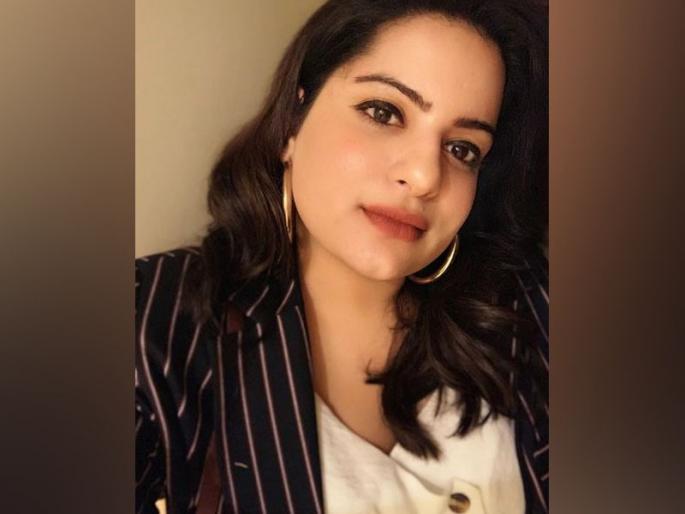 Comedian mallika dua gave controversial statement on pulwama terror attack | Pulwama Attack : कॉमेडीयन मल्लिका दुवा केले वादग्रस्त वक्तव्य, सोशल मीडियावरुन व्हिडीओ गायब