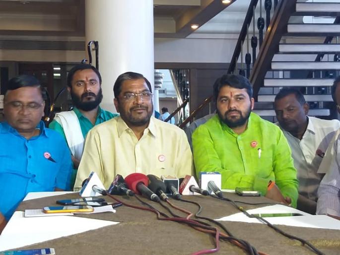 Give 3 lok sabha seats, otherwise we standing 15 candidate in elections, Raju Shetty gave ultimatum to Congress-NCP | 3 जागा द्या अन्यथा 15 ठिकाणी उमेदवार उभे करु, राजू शेट्टींनी दिला आघाडीला अल्टीमेटम