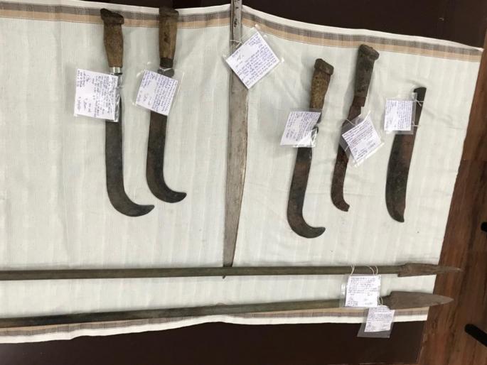 Police action during the Combing operation in Panvel; Arrested with one arms | पनवेलमध्ये कोम्बिंग ऑपरेशनदरम्यान पोलिसांची कारवाई; शस्त्रासह एकास अटक Police action during the Combing operation in Panvel; Arrested with one arms | पनवेलमध्ये कोम्बिंग ऑपरेशनदरम्यान पोलिसांची कारवाई; शस्त्रासह एकास अटक