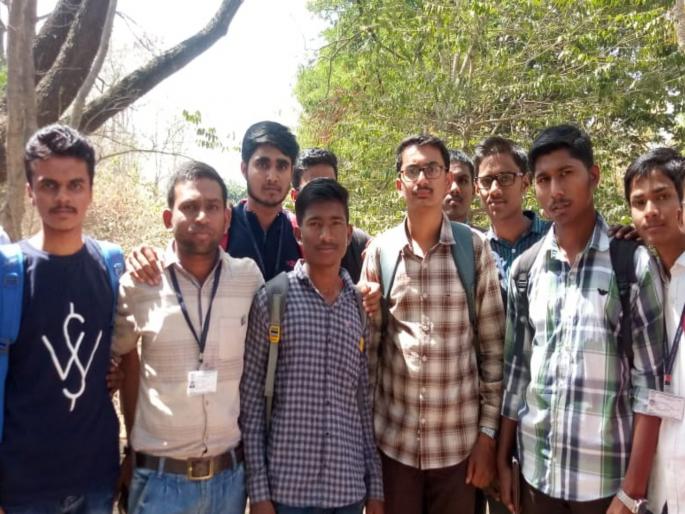 First time voters think that 'these' issues are important for elections | पहिल्यांदा मतदान करणाऱ्या तरुणांना निवडणुकीसाठी 'हे' मुद्दे वाटतात महत्त्वाचे First time voters think that 'these' issues are important for elections | पहिल्यांदा मतदान करणाऱ्या तरुणांना निवडणुकीसाठी 'हे' मुद्दे वाटतात महत्त्वाचे