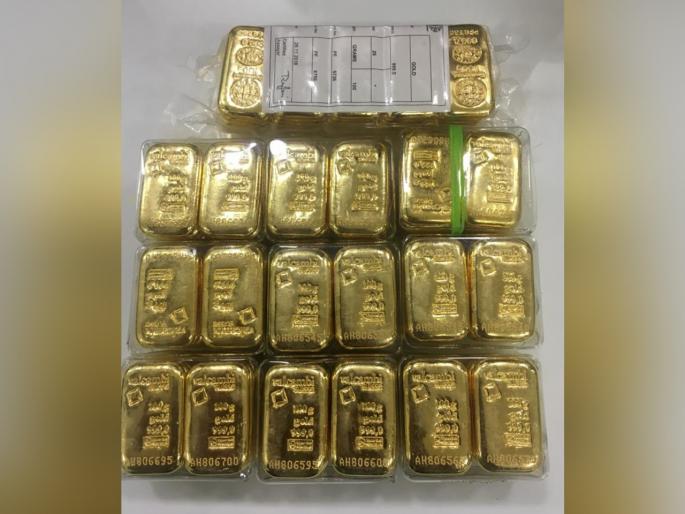 DRI big action; In Zaveri Bazar, Dongri found 110 kilo gold; 7 smugglers arrested | डीआरआयची मोठी कारवाई; झवेरी बाजार, डोंगरीत सापडले ११० किलो सोने  DRI big action; In Zaveri Bazar, Dongri found 110 kilo gold; 7 smugglers arrested | डीआरआयची मोठी कारवाई; झवेरी बाजार, डोंगरीत सापडले ११० किलो सोने