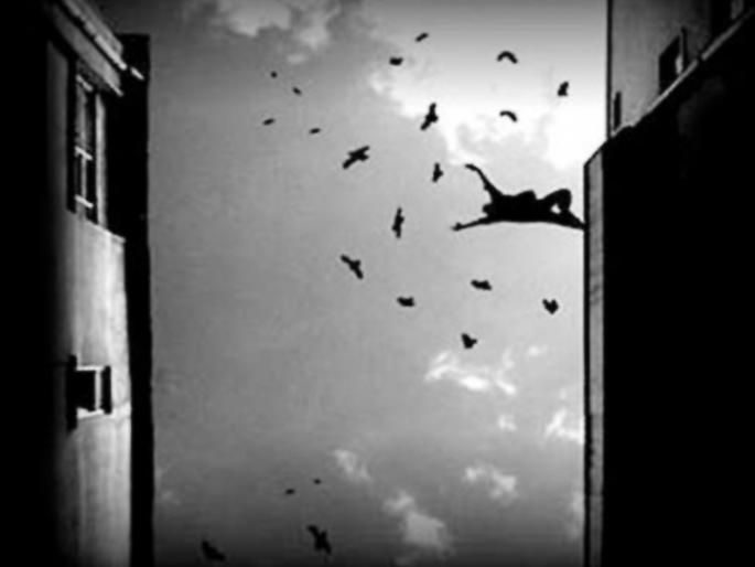 Opening the window of the air, on the ground; A shocking incident in Mulund | हवेसाठी खिडकी उघडणं बेतलं जीवावर; मुलुंडमधील धक्कादायक घटना 