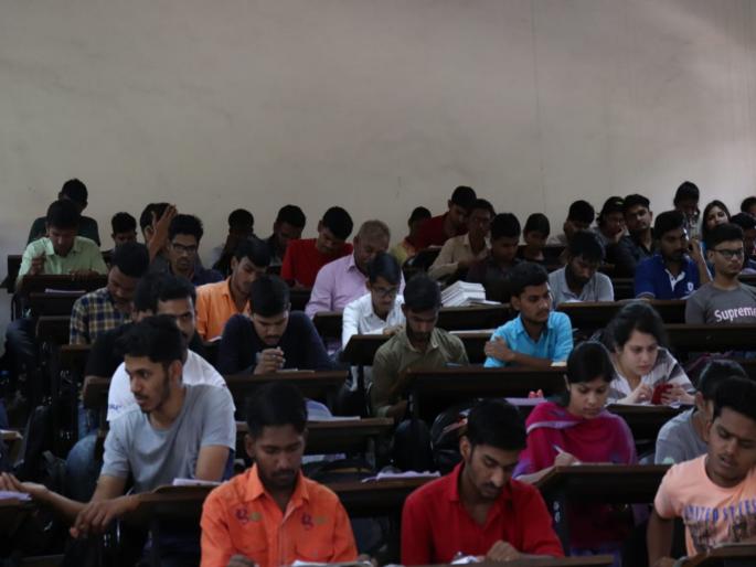 student celebrated birth anniversary of ambedkar and phule by studying for 14 hrs | सलग 14 तास अभ्यास करुन विद्यार्थ्यांनी साजरी केली वैचारीक जयंती student celebrated birth anniversary of ambedkar and phule by studying for 14 hrs | सलग 14 तास अभ्यास करुन विद्यार्थ्यांनी साजरी केली वैचारीक जयंती