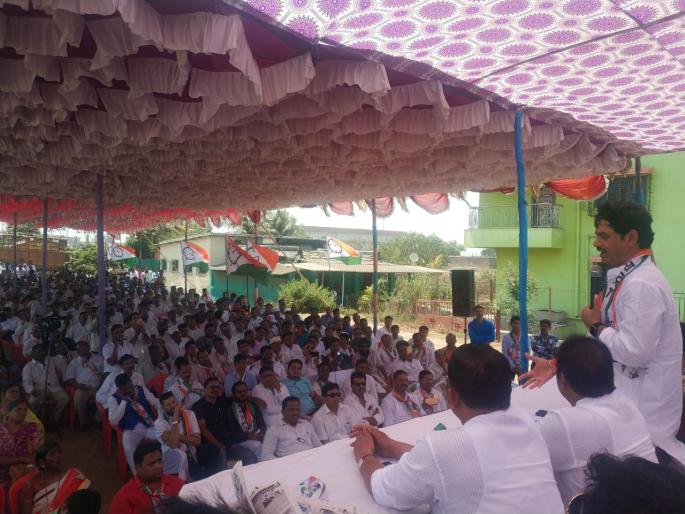 Lok Sabha Elections 2019: Dhananjay Munde criticism on Uddhav Thackeray | ईडीची पिडा टाळण्यासाठीच उद्धव ठाकरेंचा औरंगजेबास मुजरा - धनंजय मुंडे Lok Sabha Elections 2019: Dhananjay Munde criticism on Uddhav Thackeray | ईडीची पिडा टाळण्यासाठीच उद्धव ठाकरेंचा औरंगजेबास मुजरा - धनंजय मुंडे