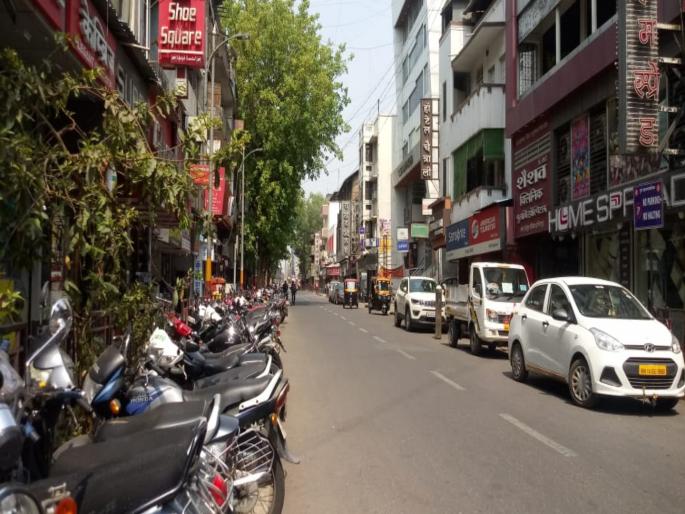 there is low traffic on laxmi road due to rise in temperature | वाढत्या पाऱ्यामुळे पुण्यातील लक्ष्मी रस्त्यावर शुकशुकाट there is low traffic on laxmi road due to rise in temperature | वाढत्या पाऱ्यामुळे पुण्यातील लक्ष्मी रस्त्यावर शुकशुकाट