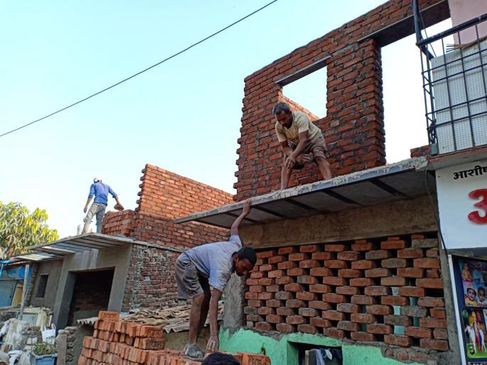 Victim of unauthorized construction | अनाधिकृत बांधकामाने घेतला मजुराचा बळी Victim of unauthorized construction | अनाधिकृत बांधकामाने घेतला मजुराचा बळी