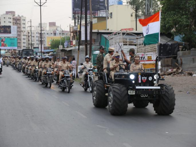 Wakad police's 'Root March' on the backdrop of elections | निवडणुकीच्या पार्श्वभुमीवर वाकड पोलिसांचा ‘रुट मार्च’